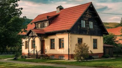 Z siostrą umówiliśmy się, że oddam jej połowę za dom po rodzicach. Z radością przyjęła pieniądze, ale potem znów się pojawiła