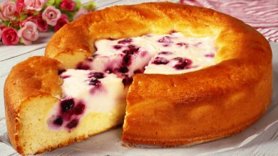 Delikatne ciasto z jagodami. Deser gotowy w 10 minut, który rozpływa się w ustach