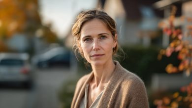 Wróciłam wczoraj po pracy do domu, a na stoliku leżał bukiet kwiatów, a przy drzwiach — obce buty. Zamarłam, nie wierząc własnym oczom… Wróciłam wczoraj po pracy do domu, a na stoliku leżał bukiet kwiatów, a przy drzwiach — obce buty. Zamarłam, nie wierząc własnym oczom…