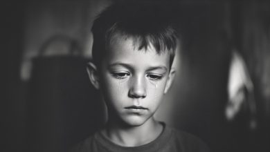 Kiedy syn wrócił ze szkoły zapłakany i szepnął: „Mamo, oni powiedzieli, że jesteśmy biedni…”, w moim wnętrzu coś się złamało. Ale to właśnie to zdanie wszystko zmieniło…