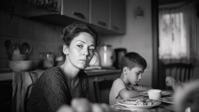 Mój były mąż powiedział, że znowu się żeni. Ale kiedy pokazał zdjęcie narzeczonej — poczułam zimno w środku… Mój były mąż powiedział, że znowu się żeni. Ale kiedy pokazał zdjęcie narzeczonej — poczułam zimno w środku…