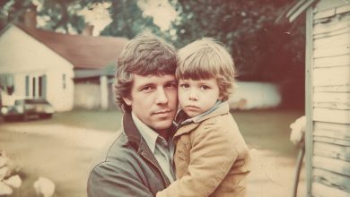 Kiedy miałem 18 lat, mój biologiczny ojciec wyrzucił mnie z domu. Po latach mój syn zapukał do jego drzwi — i zrobił coś, czego się nie do końca spodziewałem