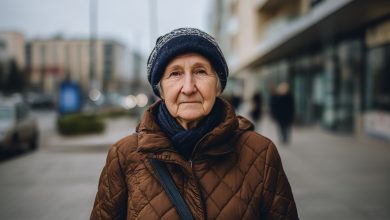 Poszłam pracować jako sprzątaczka z powodu niskiej emerytury… ale pierwsza wypłata doprowadziła mnie do łez…