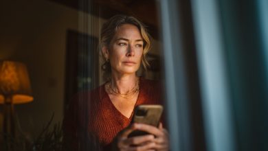 Znalazłam na telefonie męża wiadomość. Pisał: “Żona niczego nie podejrzewa”. Nie spanikowałam i odpisałam za niego…