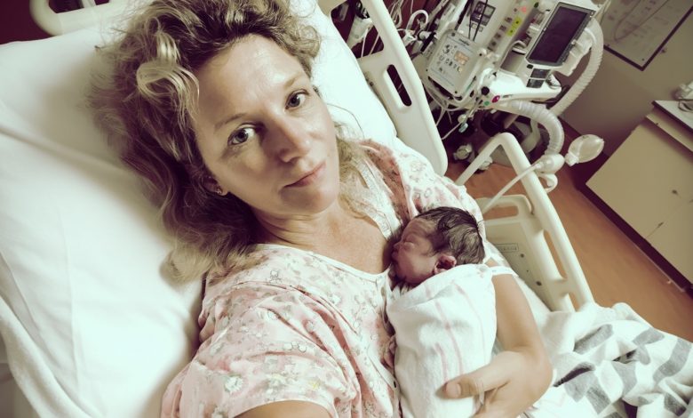 W szpitalu zamieniono mi dziecko i przekonywano, że nie jestem sobą po porodzie. Dopóki nie zobaczyłam twarzy pielęgniarki i mojego męża i nie zrozumiałam, kto jest w to zamieszany…