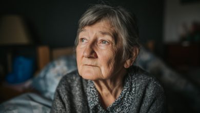 Mama tymczasowo przeprowadziła się do mnie, a po miesiącu zauważyłam, że jej ubrania zaczęły znikać…