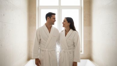 Manžel řekl, že si nemůžeme dovolit rodinnou dovolenou — pak jsem našla účtenku na tři tisíce za lázně pro jeho kolegyni