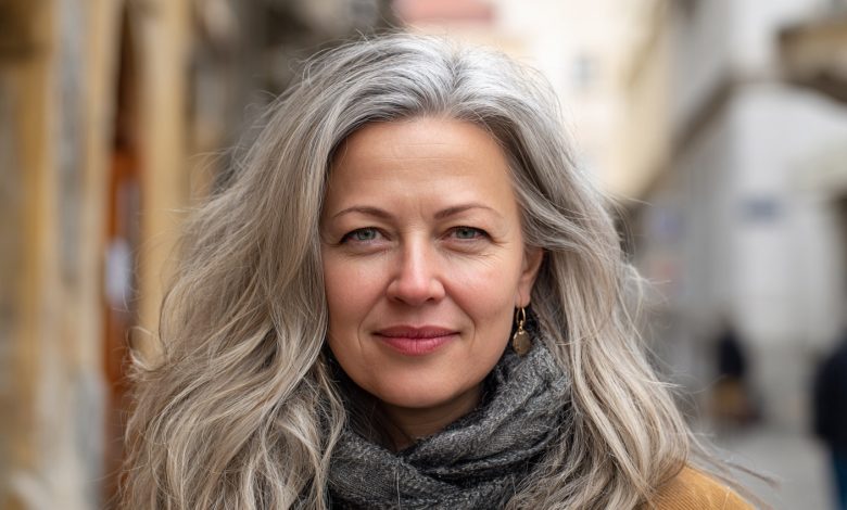 Mąż opuścił mnie 11 lat temu dla innej kobiety, a wczoraj napisał: «Przelej pieniądze na mieszkanie, przecież jestem ojcem twoich dzieci. Czy nie jest ci wstyd?» Moja odpowiedź go zaskoczyła…