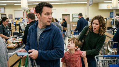 Stałem w kolejce po zakupy, kiedy chłopiec za mną powiedział do mamy: „Spójrz! Ten pan wygląda zupełnie jak tata”.