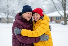 Syn sąsiadów każdej nocy migał mi alfabetem Morse’a. Pewnego razu zmienił sygnał — i zamarłem z przerażenia Syn sąsiadów każdej nocy migał mi alfabetem Morse’a. Pewnego razu zmienił sygnał — i zamarłem z przerażenia