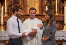 Mąż poprosił mnie, żebym nie przychodziła na chrzest naszego syna — i tak przyszłam i zobaczyłam, jak moją siostrę przedstawiają jako jego „mamę”…