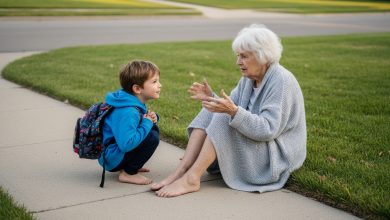 Byłem nastolatkiem, który zawsze odprowadzał do domu zagubioną staruszkę — aż pewnego dnia pojawił się jej syn