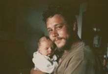 Żona opuściła mnie i naszego głuchego noworodka jeszcze w szpitalu, a po 20 latach wróciła z surowymi żądaniami wobec niego…