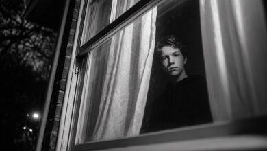 Syn sąsiadów każdej nocy migał mi alfabetem Morse’a. Pewnego razu zmienił sygnał — i zamarłem z przerażenia