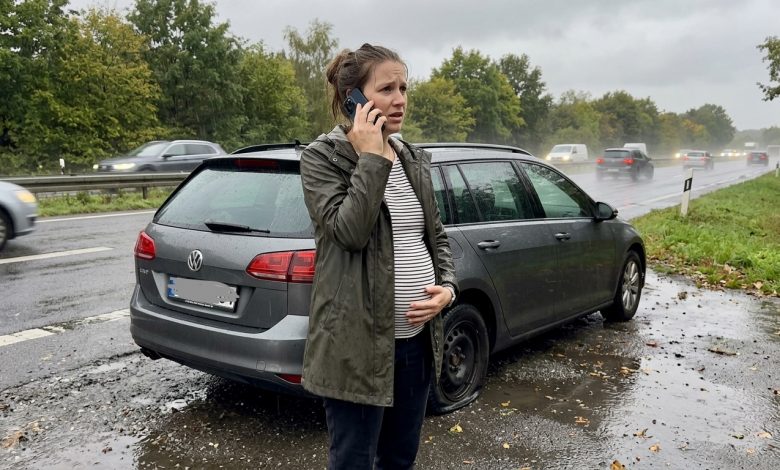 Byłam w ósmym miesiącu ciąży, gdy mąż zostawił mnie z przebitą oponą w deszczu — i zbladł, gdy zobaczył, kto przyjechał zamiast niego Byłam w ósmym miesiącu ciąży, gdy mąż zostawił mnie z przebitą oponą w deszczu — i zbladł, gdy zobaczył, kto przyjechał zamiast niego
