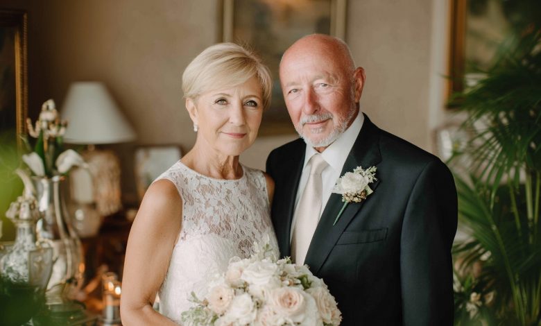 Mój ojciec ożenił się z moją ciocią, kiedy moja mama już nie żyła — a w trakcie wesela mój brat powiedział mi: “Tata nie jest tym, za kogo się podaje” Mój ojciec ożenił się z moją ciocią, kiedy moja mama już nie żyła — a w trakcie wesela mój brat powiedział mi: “Tata nie jest tym, za kogo się podaje”