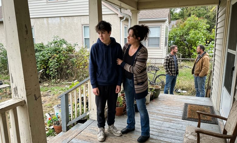 10 lat temu zostawił mnie z cudzym dzieckiem — wczoraj wrócił z adwokatem i zażądał jego powrotu