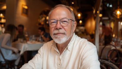 «Zestarzałaś się, a ja wciąż jestem orłem» — powiedział mi z uśmiechem mąż (60 lat) przy kolacji. Nie zniosłam takiego upokorzenia i postanowiłam postawić wszystko na swoim miejscu…