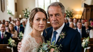 Wyszłam za mąż za najlepszego przyjaciela mojego ojca. A w pierwszą noc poślubną usiadł na skraju łóżka i powiedział: „Muszę ci coś powiedzieć, zanim zaczniemy to życie razem.”