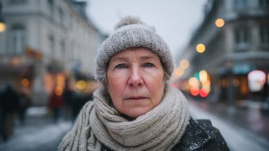 Pozwoliła bezdomnej kobiecie przenocować w swojej kawiarni – zdziwiła się, gdy przyszła tam następnego poranka