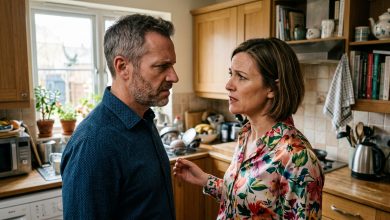 Wrócił do domu wcześniej niż zwykle i od razu poszedł pod prysznic. Na podłodze w łazience znalazłam coś, czego nie mógł przynieść z pracy.