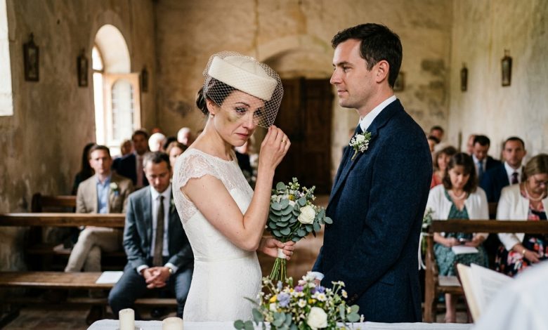 „W dniu ślubu przyszłam z podbitym okiem. Pan młody uśmiechnął się do gości i powiedział: «To po to, żeby wyciągnęła nauczkę». Wszyscy się roześmiali. Ja też się uśmiechnęłam. A potem przez trzy miesiące przygotowywałam się do czegoś, czego on nigdy by się nie spodziewał”