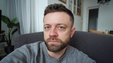 Znalazłem porzucony samochód w lesie. Gdy otworzyłem bagażnik — zamarłem z wrażenia