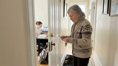 Moja wnuczka zaczynała studia, więc zaproponowałam jej swój dodatkowy pokój. Dwa miesiące później zmieniła zamek w drzwiach swojego pokoju. Nigdy nie otrzymałam klucza.