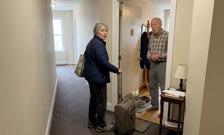 Moja córka wyjechała za granicę i przez trzy lata mówiła, że mieszka sama. Kiedy poleciałem ją zaskoczyć, drzwi otworzył mężczyzna starszy ode mnie.
