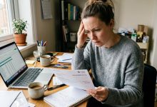 Podpisałam się jako współkredytobiorczyni pożyczki dla mojej kuzynki. Teraz co dwudziestego dnia każdego miesiąca muszę płacić ratę w banku.