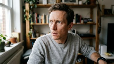 Znalazłam w kieszeni płaszcza męża cudzy telefon — powiedział, że go znalazł, a ja uwierzyłam aż do następnego ranka, kiedy ten telefon zadzwonił Znalazłam w kieszeni płaszcza męża cudzy telefon — powiedział, że go znalazł, a ja uwierzyłam aż do następnego ranka, kiedy ten telefon zadzwonił