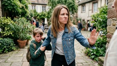 Mój syn ma autyzm. Kilka dni temu sąsiadka zatrzymała mnie na podwórku i, wskazując na mojego syna, zapytała: „A on jest normalny? Bo czasem dziwnie się zachowuje”. Mój syn stał obok. Ma 9 lat. Wszystko usłyszał i się rozpłakał. Spojrzałam na jego twarz,  odwróciłam się do sąsiadki i zrobiłam coś, co zapamiętał cały blok.