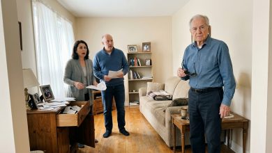 Moja rodzina myślała, że okradają niewidomego staruszka — aż zdjął okulary i spojrzał na nich prosto