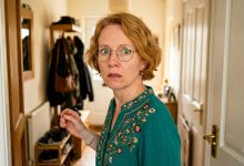 Mąż przeszedł na emeryturę i zaczął kontrolować każdy mój wydatek — milczałam przez rok, a potem otworzyłam własne konto