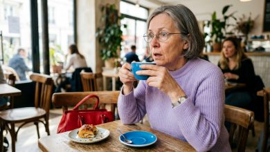 Moja córka zabrała moją biżuterię “na jedną imprezę”. Sześć miesięcy później zobaczyłam ją na obcej osobie w kawiarni.