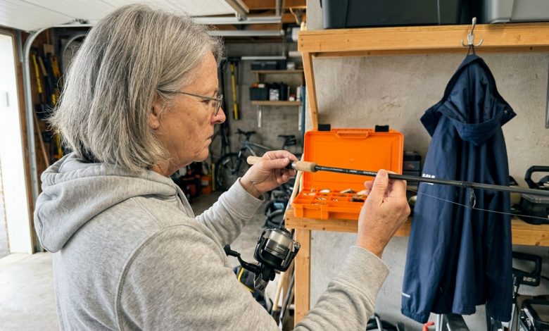 Mój mąż łowił ryby każdej niedzieli przez dwa lata. Znalazłam jego wędki w garażu — nigdy nie były mokre.