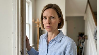 Powiedziałam mamie, że odchodzę od męża. Wysłuchała mnie. Zamilkła. I zapytała: „A co powie sąsiadka z trzeciego piętra?” Nie: jak ja się czuję. Nie: co będzie z dziećmi. Sąsiadka. Trzasnęłam drzwiami tak, że zadrżały szyby. A potem wygarnęłam jej wszystko, co nosiłam w sobie przez dwadzieścia lat…