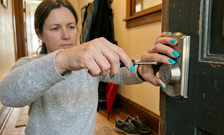 Mój Przyjaciel Od Trzydziestu Lat Znał Mój Adres. Po Jednej Rozmowie Zmieniłam Zamek.