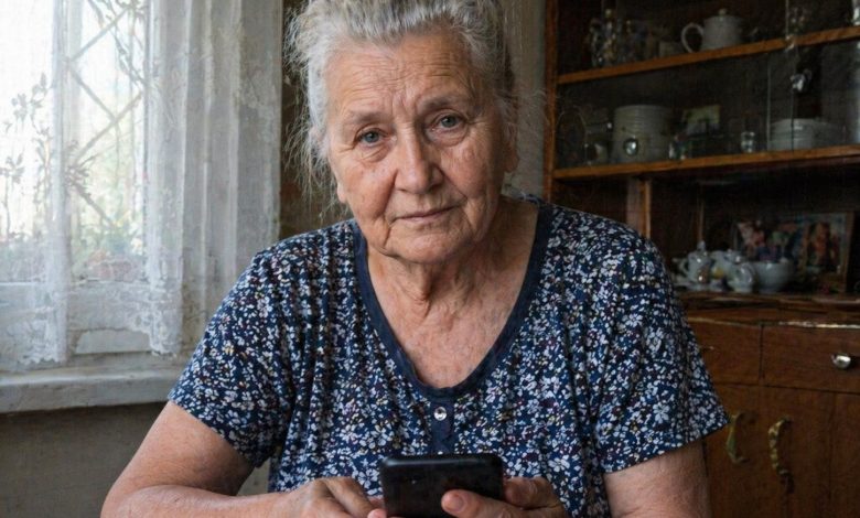 Syn podarował mi drogi telefon… Ucieszyłam się, dopóki nie dowiedziałam się, że śledzi każdy mój telefon…