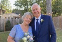 W wieku 69 lat wyszłam za mąż za wdowca. I właśnie podczas ślubu jego córka odciągnęła mnie na bok i powiedziała cicho, niemal prosto do ucha: „On nie jest tym, za kogo się podaje. Musi pani poznać prawdę…”