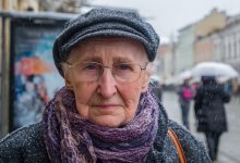 Pilnuję wnuków od poniedziałku do piątku. W sobotę poprosiłam córkę, żeby zawiozła mnie do lekarza. Powiedziała, że sobota to jej jedyny dzień na odpoczynek. Pojechałam autobusem. Z przystanku do przychodni szłam dwadzieścia minut w deszczu