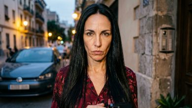 Brat poprosił o pieniądze „na trzy miesiące, przysięgam” — minął rok, telefon milczał — i wtedy zobaczyłam jego nowy samochód zaparkowany pod naszym domem i napisałam mu wiadomość składającą się z trzech słów, które rozstrzygnęły wszystko. Brat poprosił o pieniądze „na trzy miesiące, przysięgam” — minął rok, telefon milczał — i wtedy zobaczyłam jego nowy samochód zaparkowany pod naszym domem i napisałam mu wiadomość składającą się z trzech słów, które rozstrzygnęły wszystko.