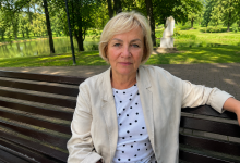 W wieku 58 lat przyjęłam pierwsze zaproszenie na randkę po latach samotności i postanowiłam nie mówić o tym dzieciom. Ale następnego dnia córka wtargnęła do domu z pytaniami W wieku 58 lat przyjęłam pierwsze zaproszenie na randkę po latach samotności i postanowiłam nie mówić o tym dzieciom. Ale następnego dnia córka wtargnęła do domu z pytaniami