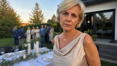 Mój mąż całe życie powtarzał, że bez niego jestem nikim. Milczałam, wychowywałam dzieci, znosiłam jego chłód i kpiny. Ale w dniu jego jubileuszu, kiedy przy wszystkich nazwał mnie „po prostu tą, co dba o dom”, wstałam od stołu i zrobiłam coś, po czym goście przestali się uśmiechać… Mój mąż całe życie powtarzał, że bez niego jestem nikim. Milczałam, wychowywałam dzieci, znosiłam jego chłód i kpiny. Ale w dniu jego jubileuszu, kiedy przy wszystkich nazwał mnie „po prostu tą, co dba o dom”, wstałam od stołu i zrobiłam coś, po czym goście przestali się uśmiechać…