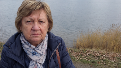 Moje dzieci zaprosiły mnie po raz pierwszy od lat na wakacje nad jeziorem, ale drugiego dnia postawiły na stole dokumenty dotyczące mojego domu i mojej emerytury