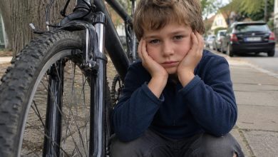 Sąsiadka “podarowała” mojemu synowi stary rower, ale jej zdanie tydzień później sprawiło, że spojrzałam na wszystko inaczej… Sąsiadka “podarowała” mojemu synowi stary rower, ale jej zdanie tydzień później sprawiło, że spojrzałam na wszystko inaczej…