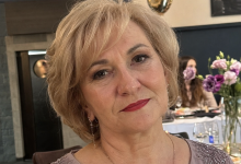 Na urodzinach mojego męża jego pierwsza żona wszedła z bukietem i usiadła obok niego, jakby imprezа była jej własną. Milczałam, dopóki nie nazwał jej kobietą, która najlepiej go zrozumiała w życiu Na urodzinach mojego męża jego pierwsza żona wszedła z bukietem i usiadła obok niego, jakby imprezа była jej własną. Milczałam, dopóki nie nazwał jej kobietą, która najlepiej go zrozumiała w życiu